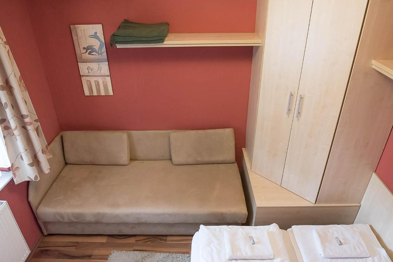 Medora Park - Bagolyvar Apartmanhaz Gardony Bagian luar foto