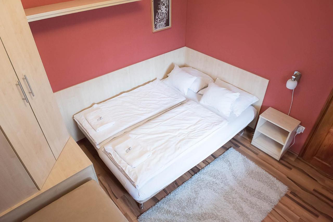 Medora Park - Bagolyvar Apartmanhaz Gardony Bagian luar foto