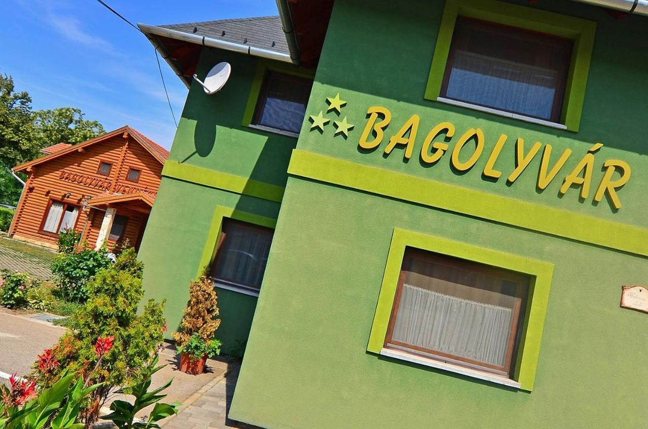 Medora Park - Bagolyvar Apartmanhaz Gardony Bagian luar foto