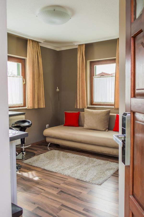 Medora Park - Bagolyvar Apartmanhaz Gardony Bagian luar foto